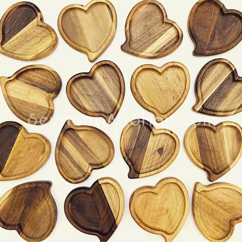 زیرلیوانی قلب چوبی